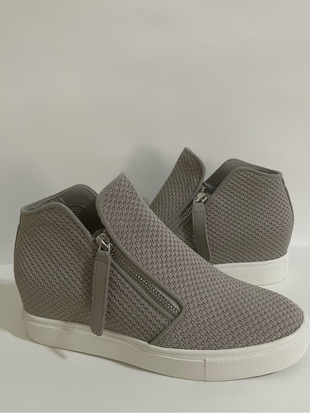 Steve Madden Click Wedge Sneaker Size 7